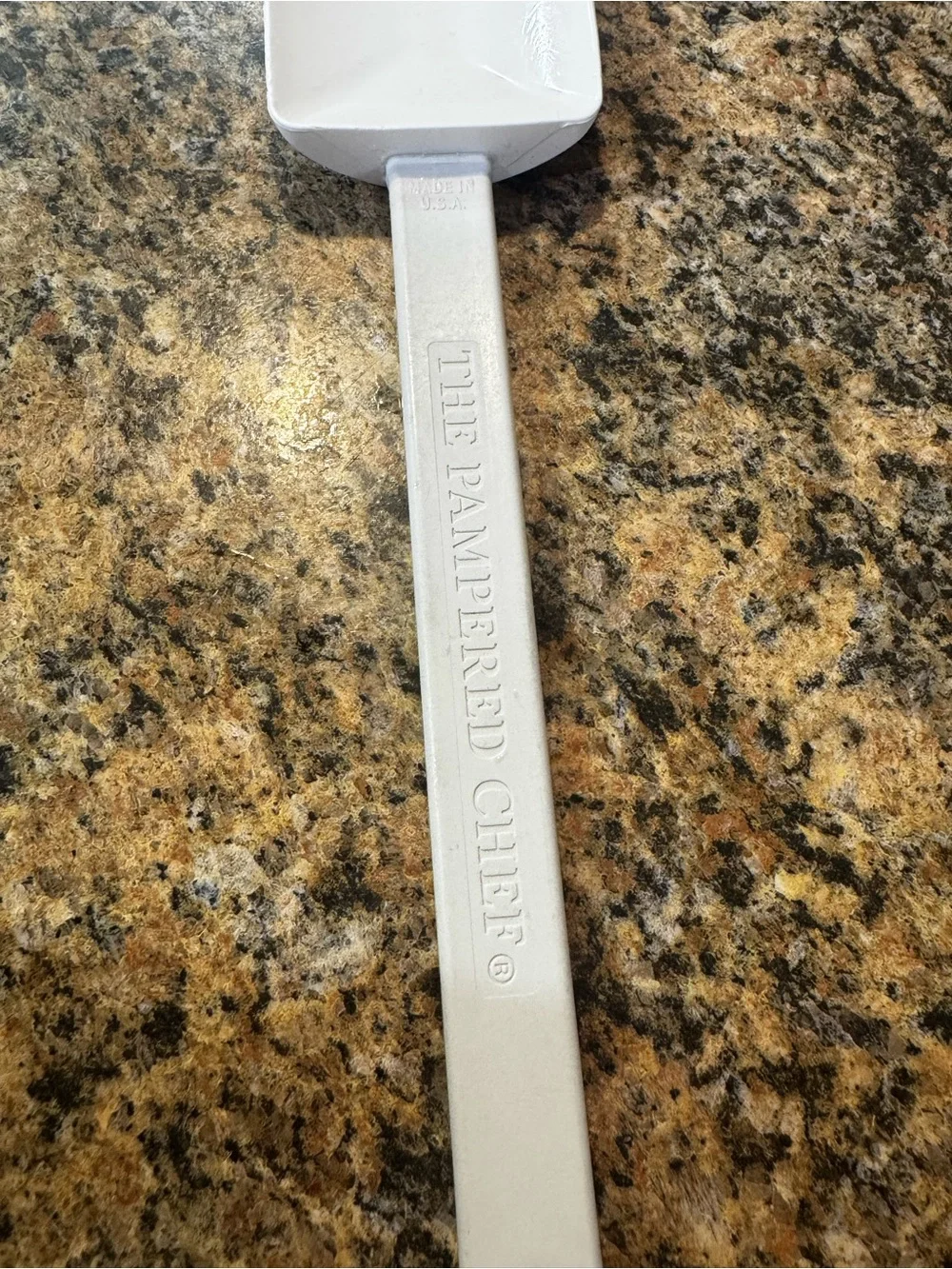 Pampered Chef Mix N Scraper White Silicone Spatula Kitchen Tool Made in USA